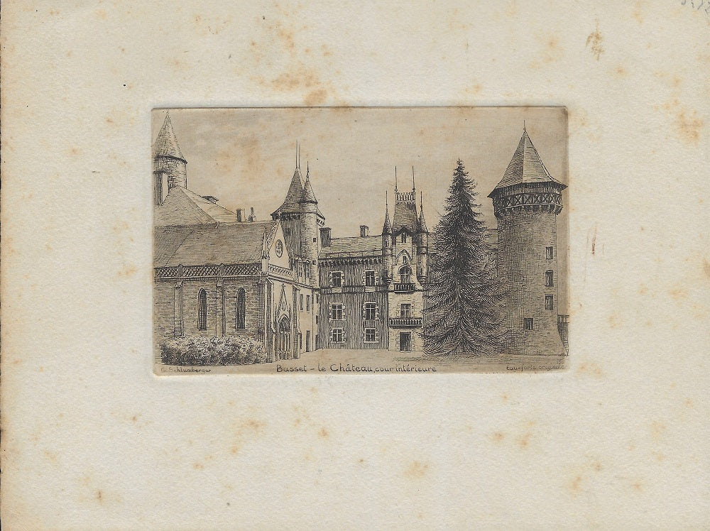 Schlumberger Château de Busset Cour intérieur Près de Vichy Bourbonnais